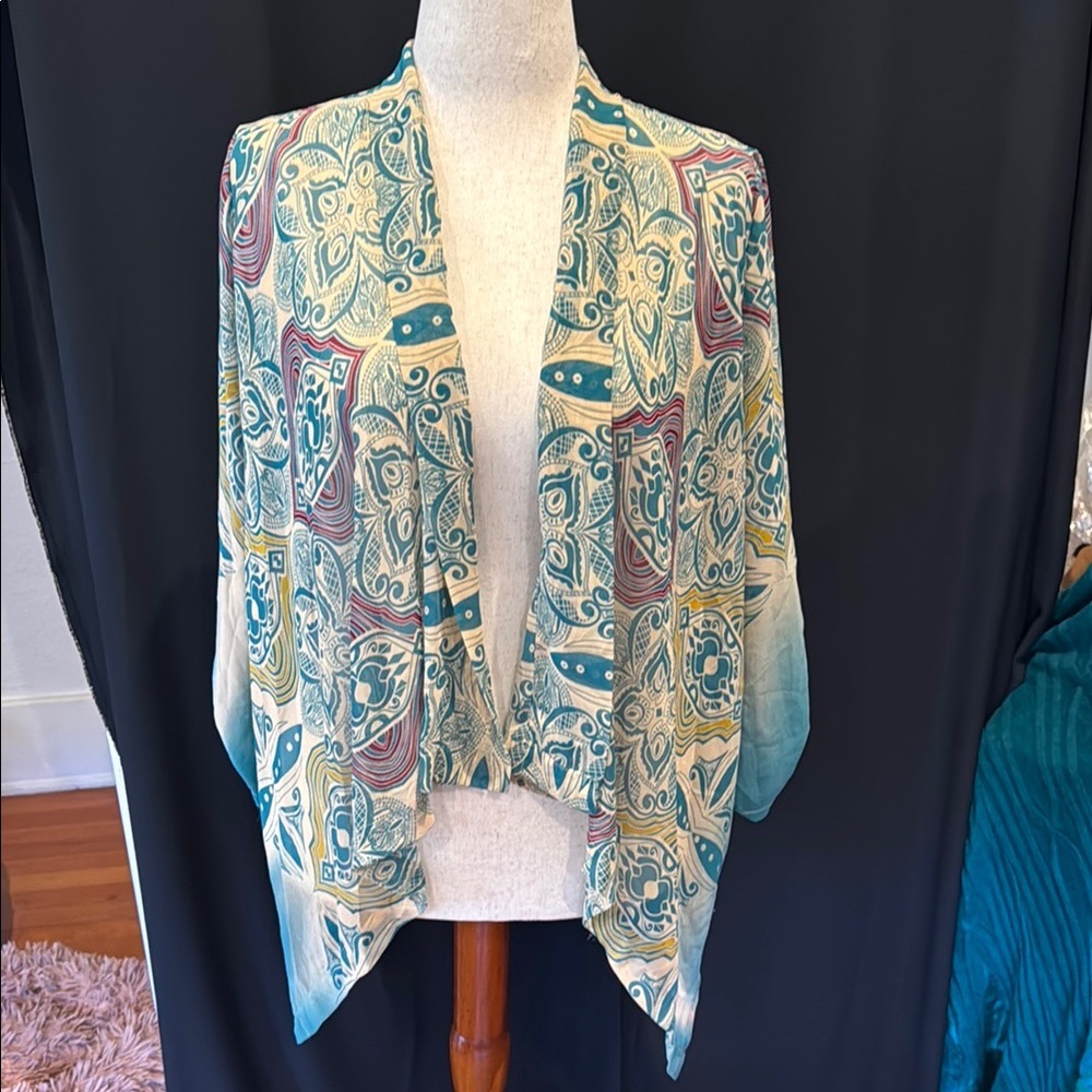 Love, Zoe Patterned Open Front Women's Wrap, size Medium